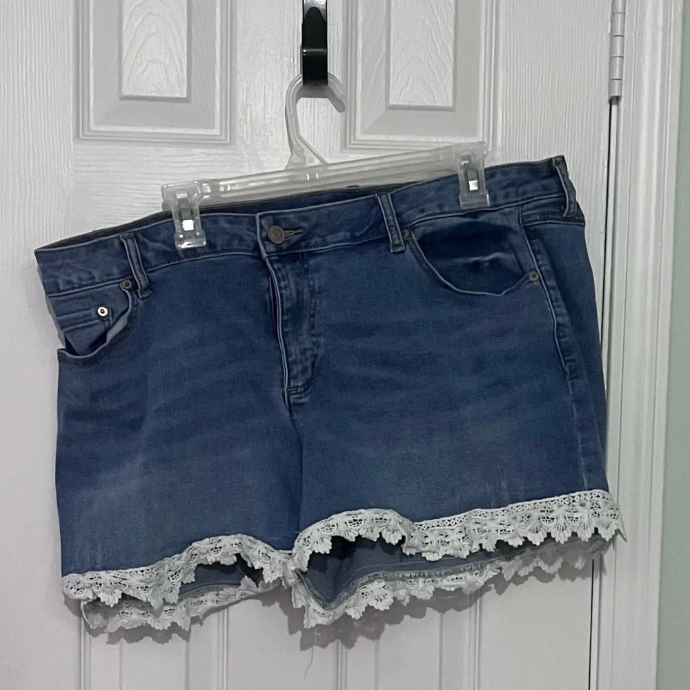 Women's Denim Shorts with Lace Trim - Picture 1 of 6